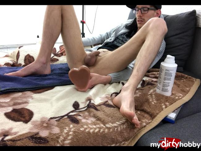 Video 074 - Maxi Trainiert mit Monsterdildo in die Tiefe Cam 2 Teil 6-6