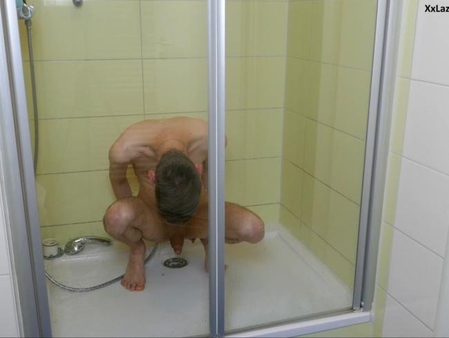 Video 102 - Maxi in der Dusche