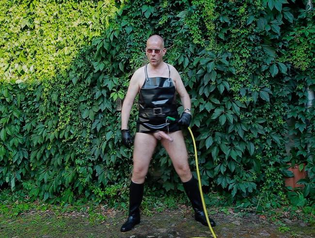 The Horny Rubber Gardener 22 We CockPlayPiss Guter Preis